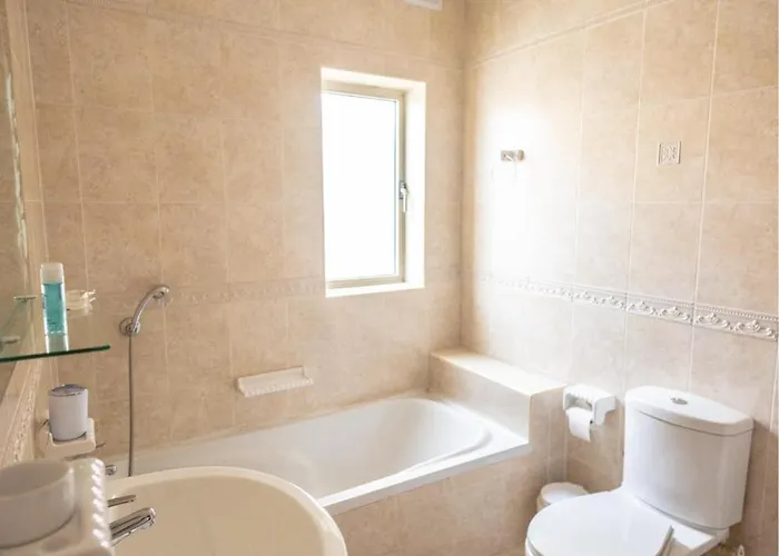 3 Bedroom In The Centre Of St Julians Appartamento *