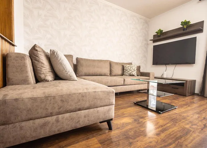 3 Bedroom In The Centre Of St Julians Appartamento