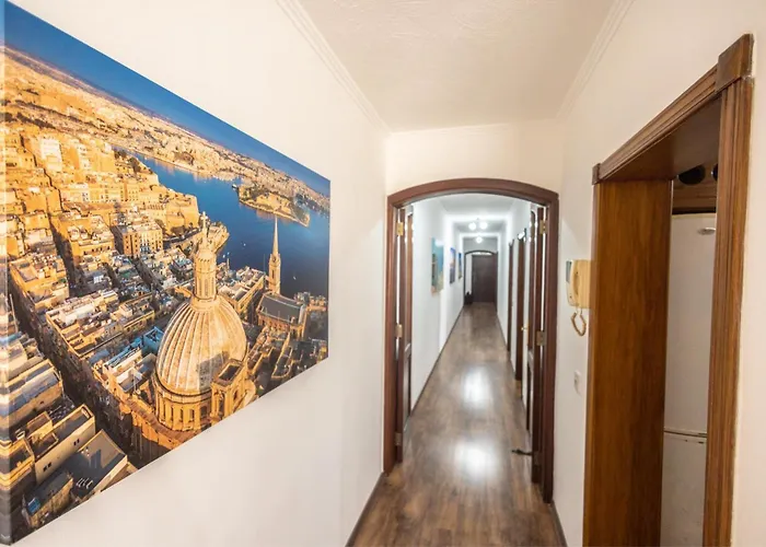 Appartamento 3 Bedroom In The Centre Of St Julians